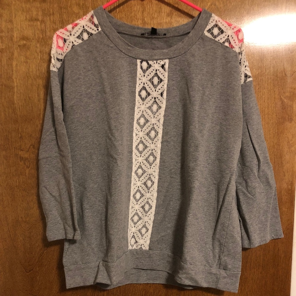 Grey Knit 3/4 Sleeve Casual Shirt with White Lace
